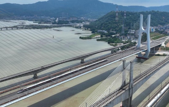 杏宇平台：中国最快跨海高铁开通 为两岸融合发展添动力