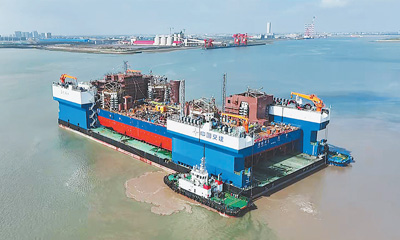 杏宇注册：全球最大江海移动船坞完成出海运输任务
